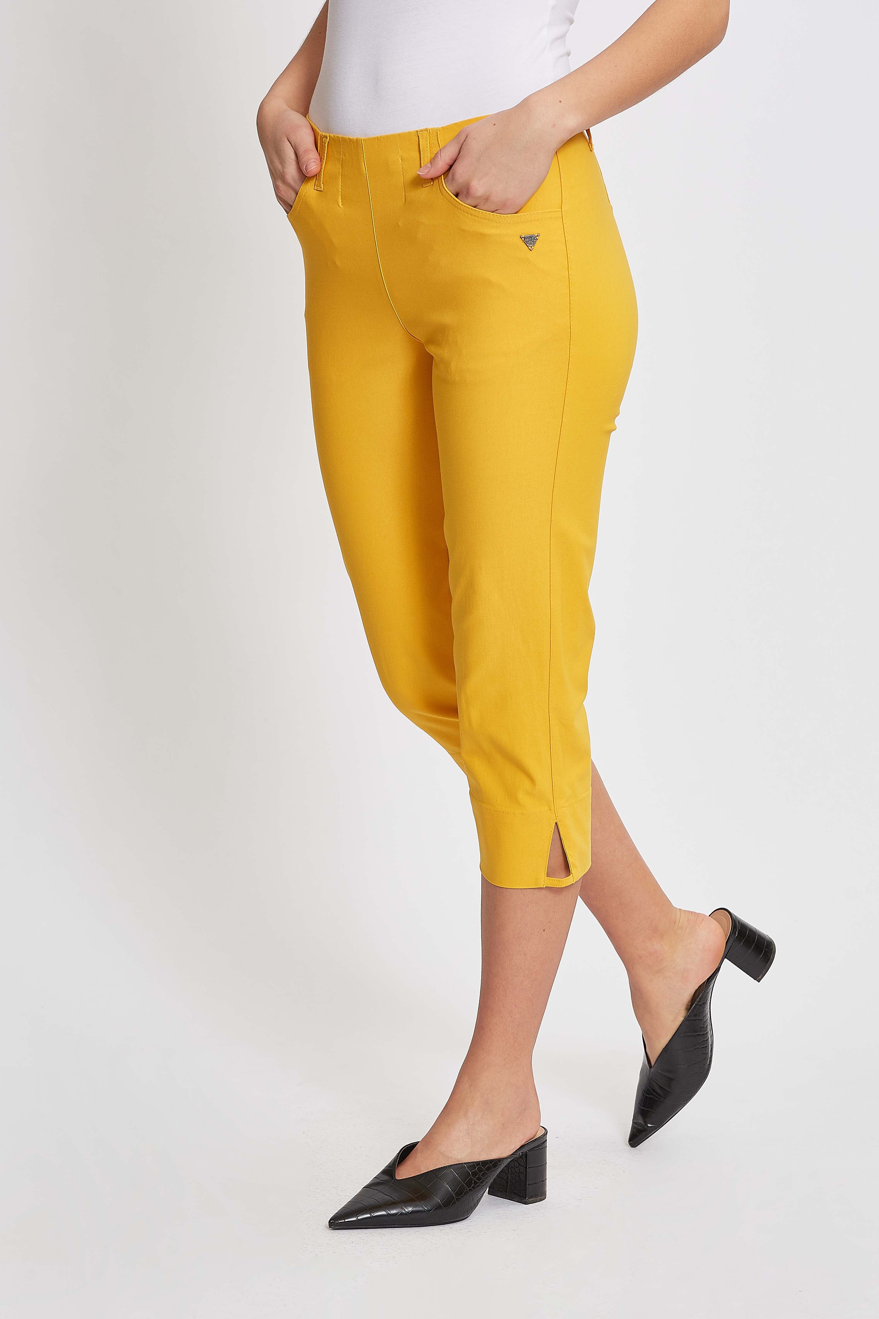 LAURIE  Anabelle Regular Capri Medium Length Trousers REGULAR 75104 Mellow Yellow
