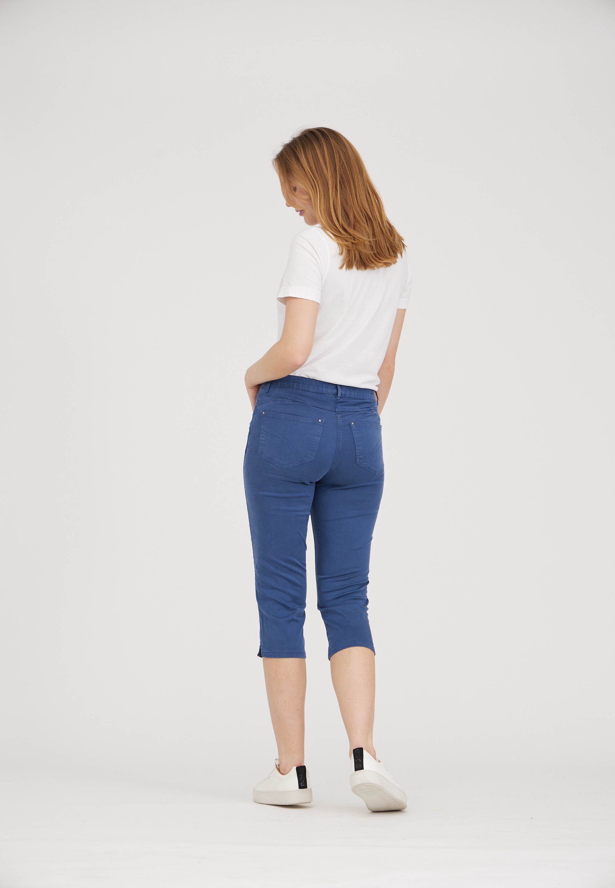 LAURIE  Hannah Regular Capri Medium Length Trousers REGULAR 47000 Nordic Blue