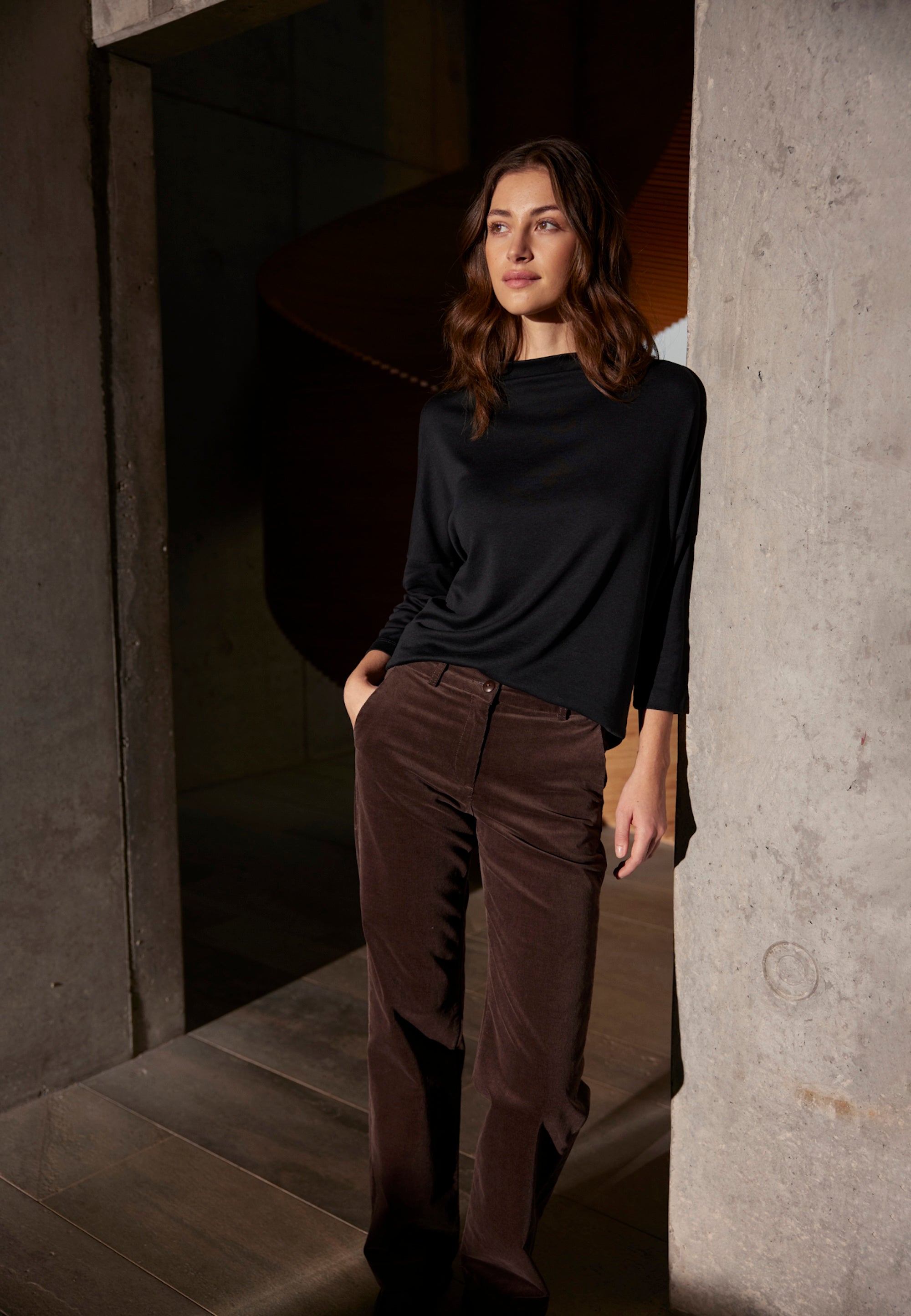LAURIE  Judy Straight Corduroy - Medium Length Trousers STRAIGHT 88000 Brown