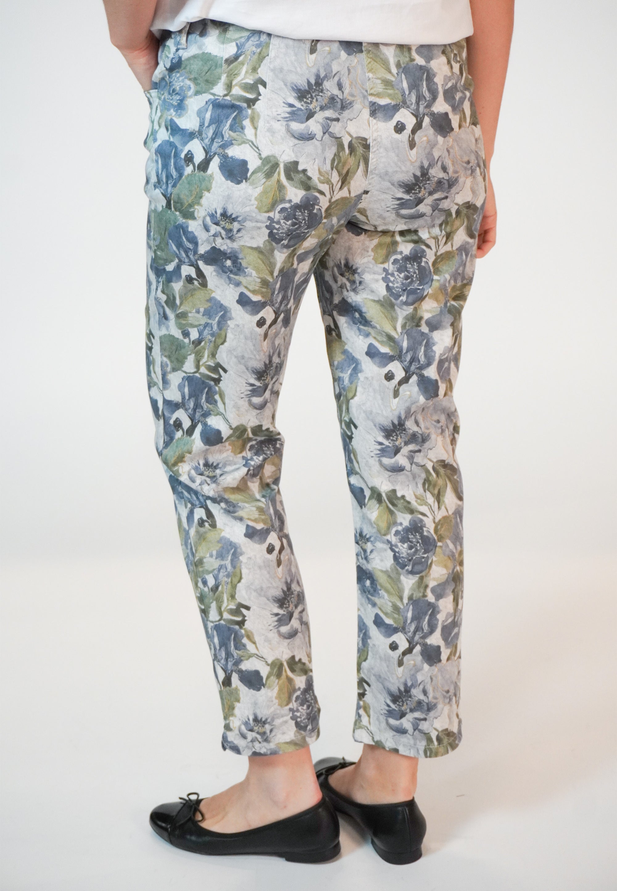 LAURIE Kelly Regular Crop Trousers REGULAR 43036 Dove Flower